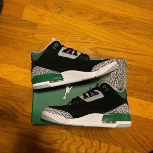 Air Jordan 3 pine green